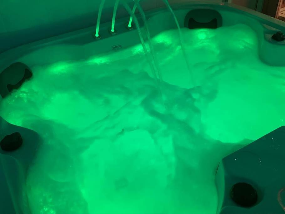 Perfect Couple Retreat To Unwind&Relax With Hottub Apartman Peacehaven Kültér fotó