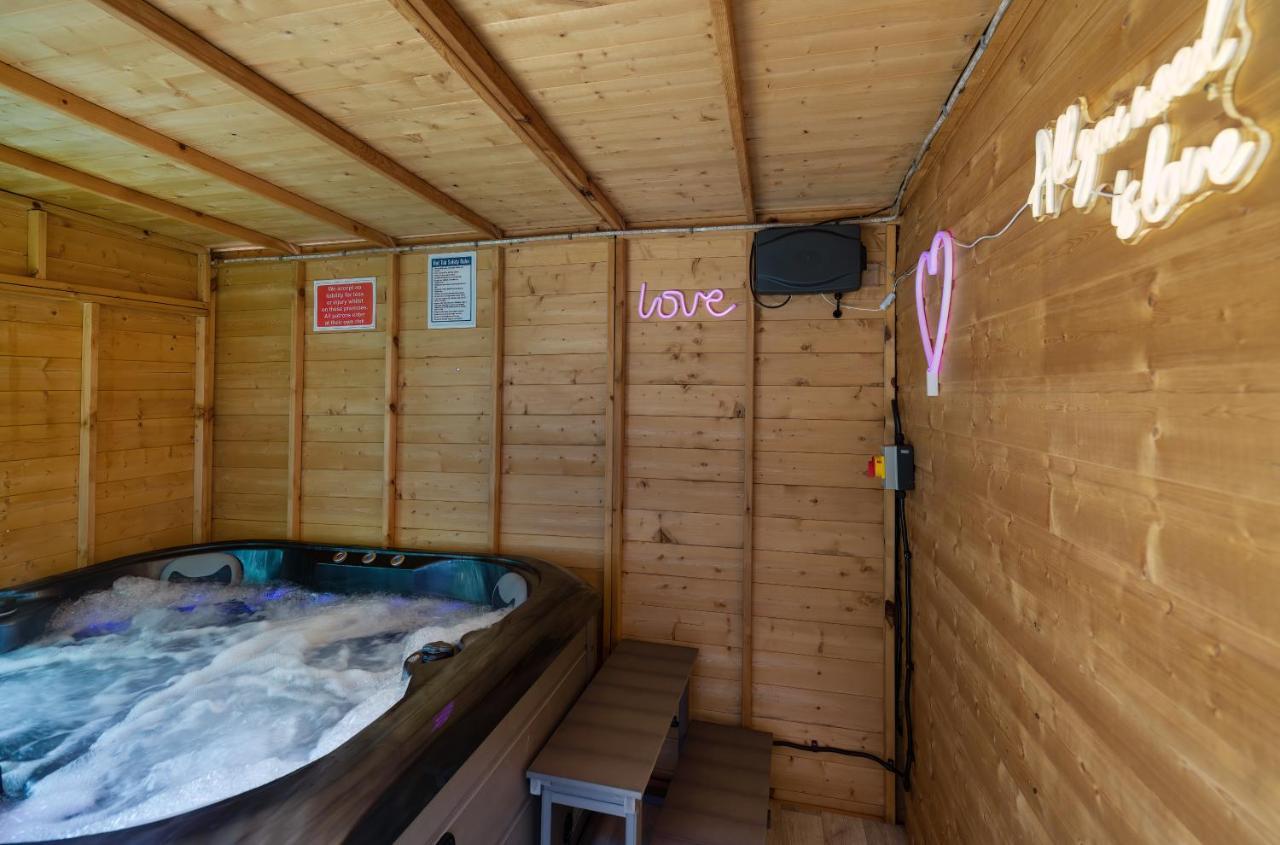 Perfect Couple Retreat To Unwind&Relax With Hottub Apartman Peacehaven Kültér fotó